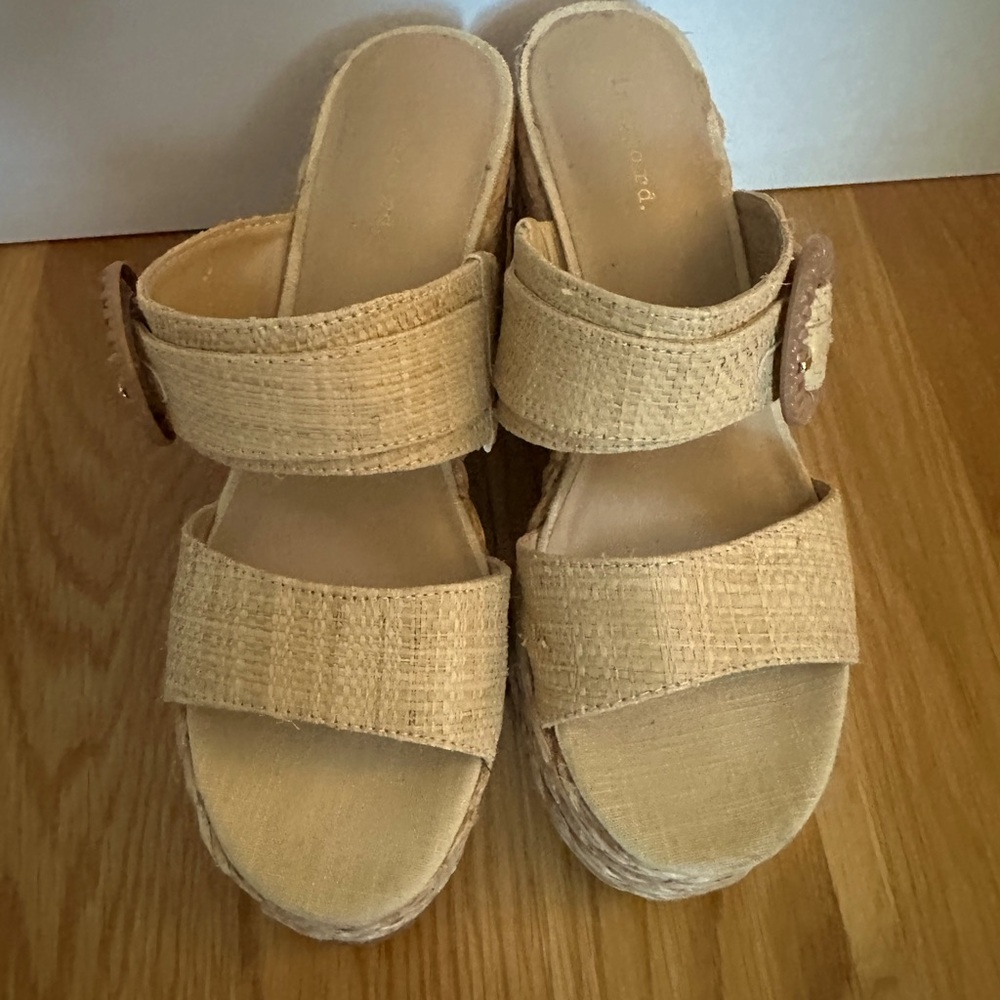 Great condition wedge heeled sandals. Indigo Rd from Francesca’s- size 8